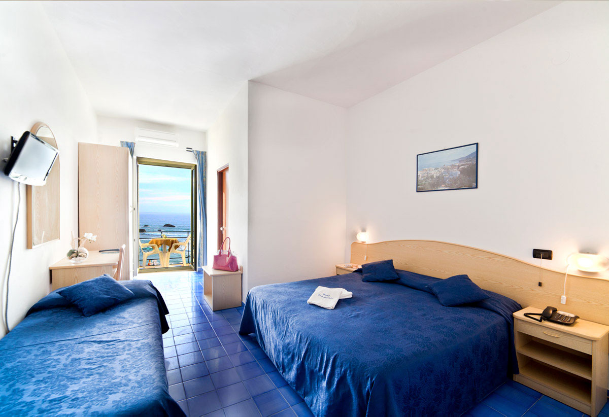 hotel_riva_del_sole_forio_ischia_camera_vista_mare